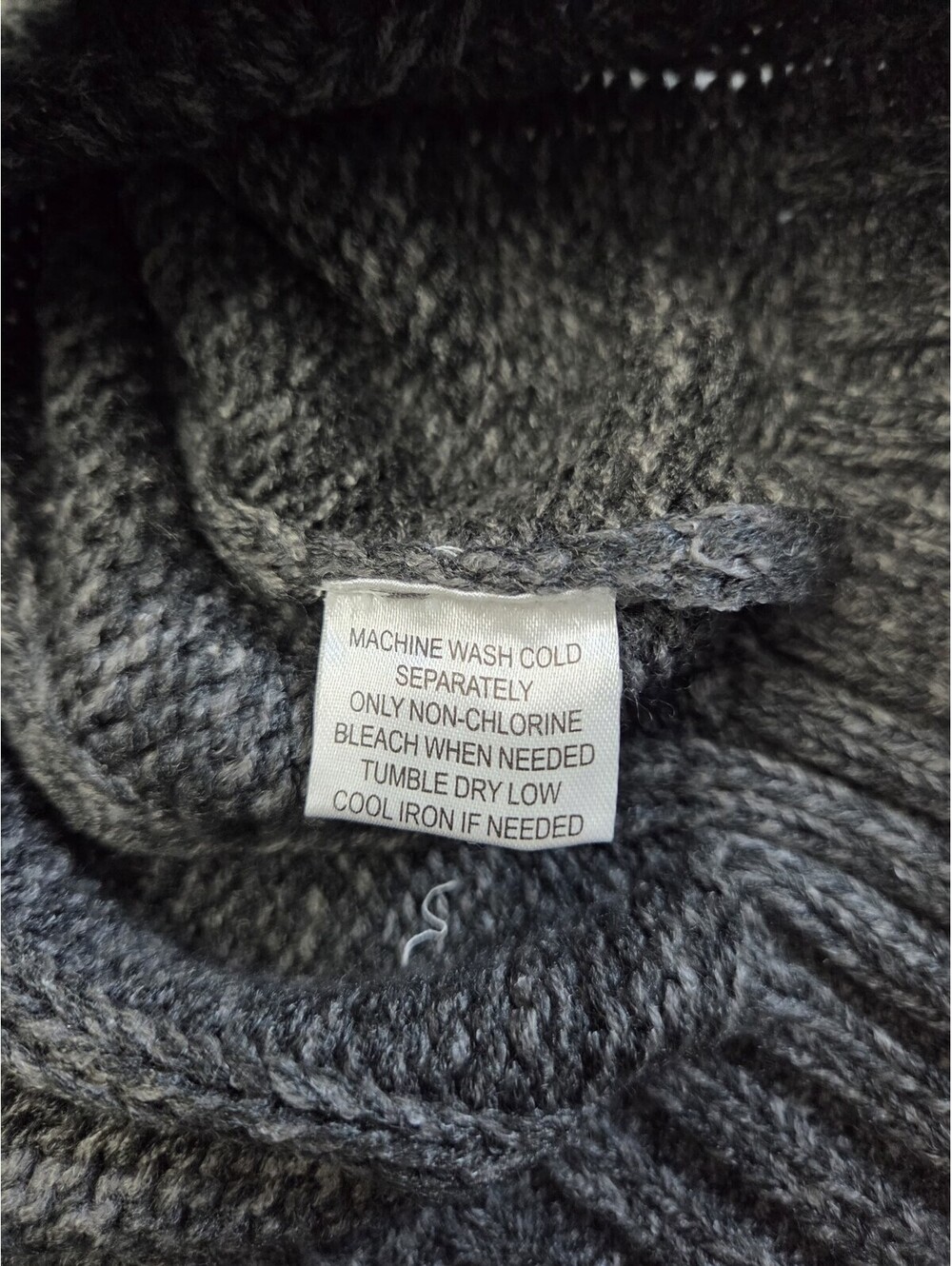 Weatherproof Vintage Charcoal Cable Knit Button Sweater Men’s Small - Picture 7 of 7